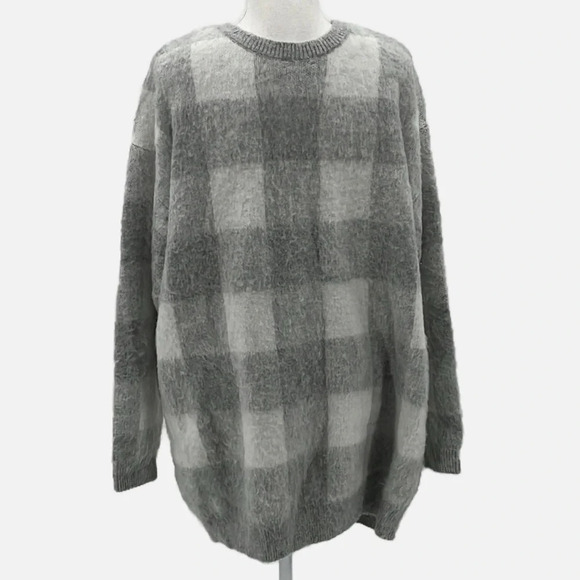 Halogen Oversized V Neck Big Plaid Sweater in Gray & White - Size Small - Picture 3 of 4